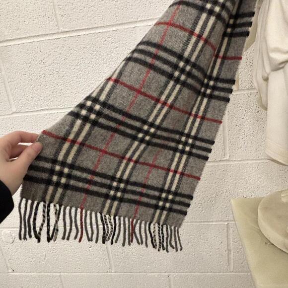 Burberry 100% Lambswool Noa Check Scarf - Picture 3 of 6